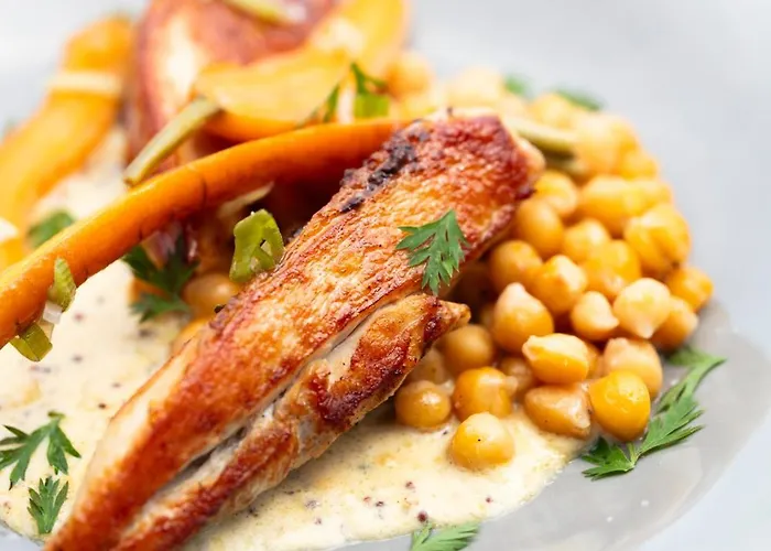 Отель Restaurant Les Glycines