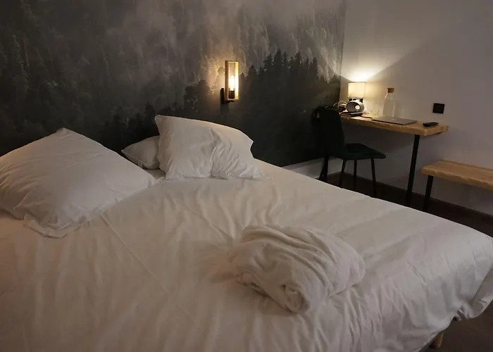 Hotel Restaurant Les Glycines 3*