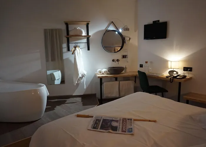 Restaurant Les Glycines מלון 3*